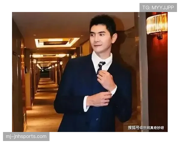 邢傲伟又晒早餐配名表，我背着便当在地铁口笑不出来